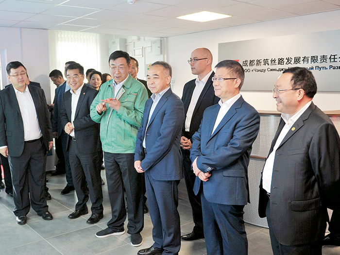  2018.8.29四川省委常委、成都市委書記范銳平視察新筑股份“中白工業(yè)園”項目投產(chǎn)運營儀式