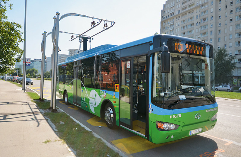 70% low floor modern tram runs on line R1